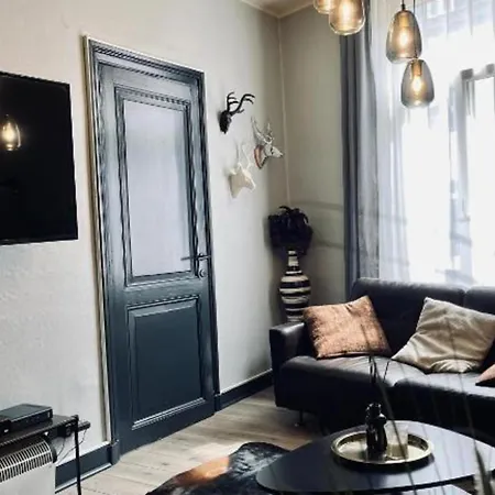 The Jade Elegant With Balcony Апартаменты *