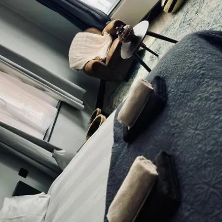 Apartment The Jade Elegant With Balcony