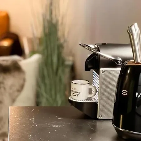 The Jade Elegant With Balcony