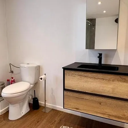 The Jade Elegant With Balcony Apartment *