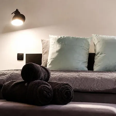 The Jade Elegant With Balcony Spa