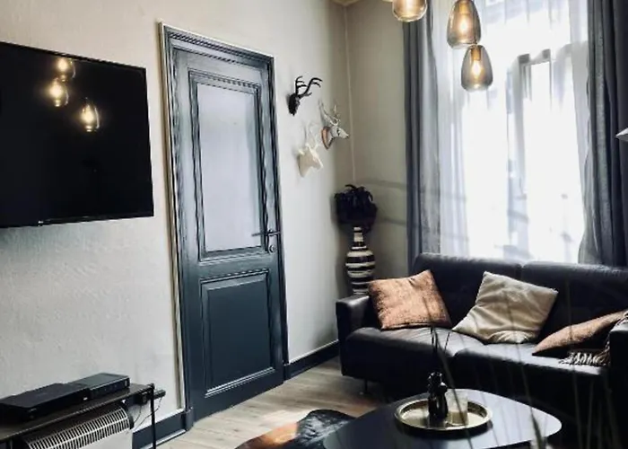 The Jade Elegant With Balcony Apartment *