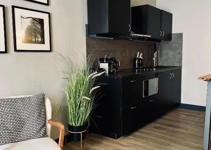 The Jade Elegant With Balcony Apartment