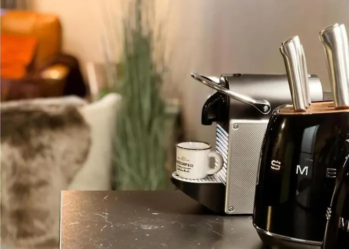 The Jade Elegant With Balcony