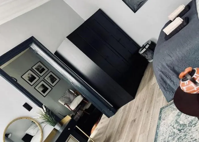 The Jade Elegant With Balcony Spa