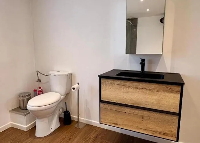 The Jade Elegant With Balcony Apartment *